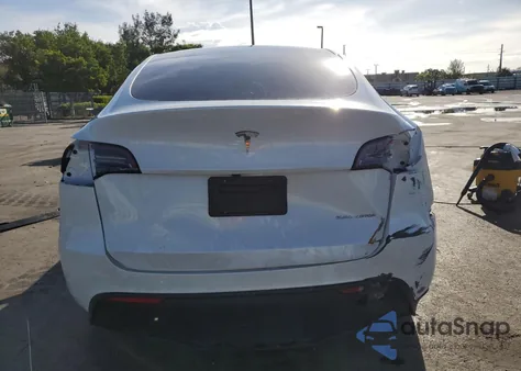 2023 Tesla Model Y z USA, uszkodzony, nr VIN 7SAYGDEE4PF792520